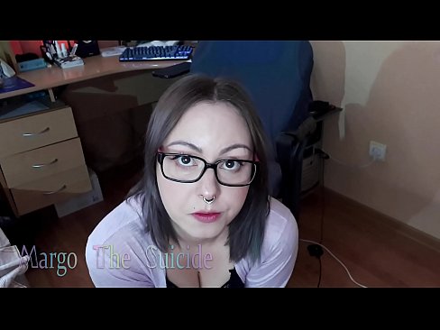 ❤️ Nwatakịrị nwanyị sexy nwere ugegbe na-eme Dildo nke ukwuu na igwefoto ❤️ Ihe gba ọtọ  ️❤